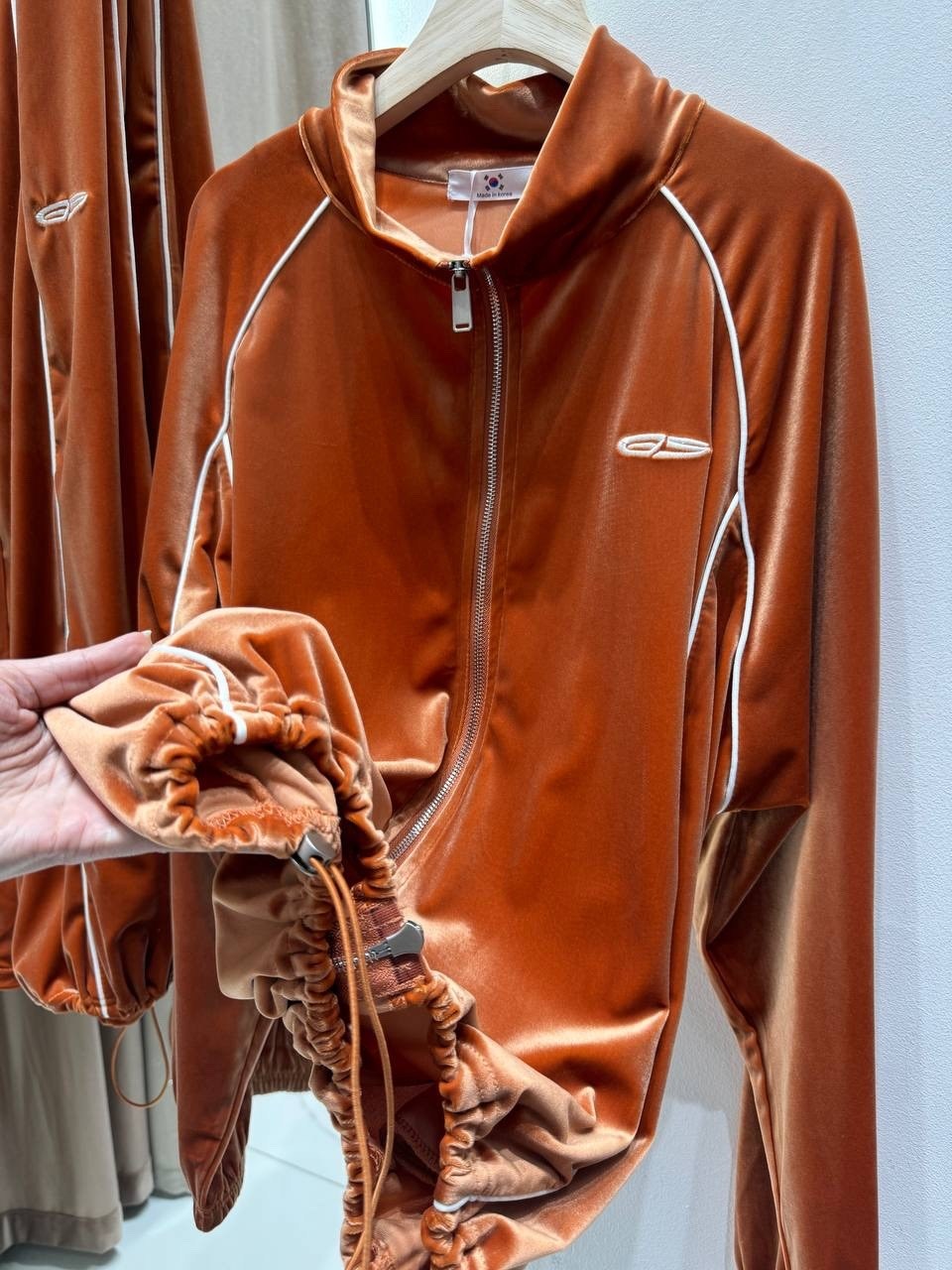 костюм спортивный,велюровый спортивный костюм,костюм велюровый,костюм из велюра