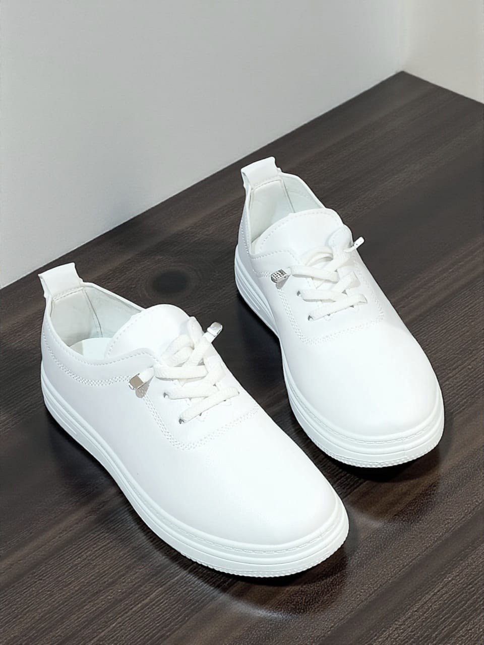 ,слипоны женские,белая , на плоской подошве,женские туфли на плоской подошве