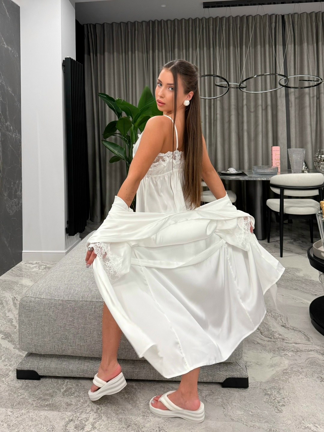 пеньюар для невесты,халат невесты с перьями,девушка,халат с перьями,платья