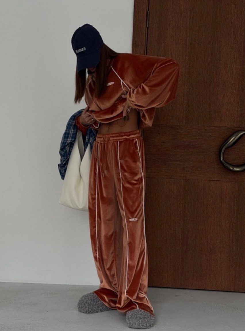 костюм спортивный,велюровый спортивный костюм,костюм велюровый,костюм из велюра