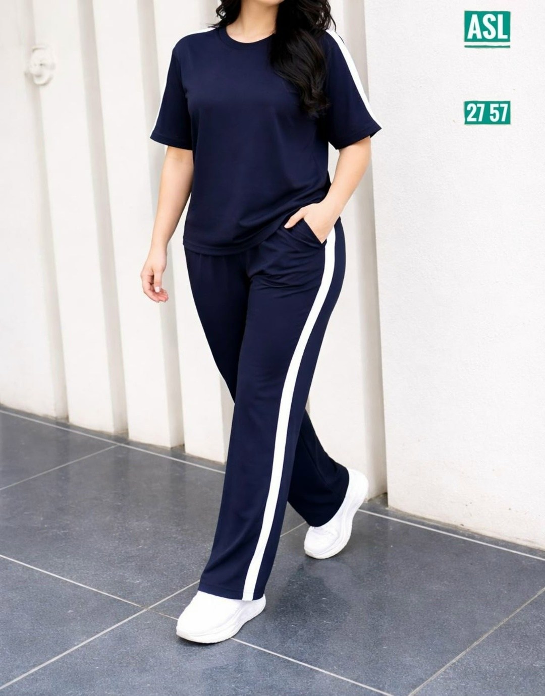 костюм спортивный женский,костюм с лампасами,трикотажные костюмы,женский костюм,спортивные костюм