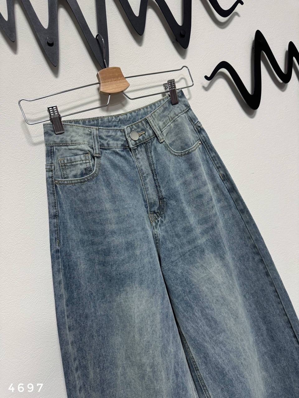 широкие джинсы,образ с джинсами палаццо,джинсы клеш с рубашкой,стиль одежды,широкие джинсы с рубашкой