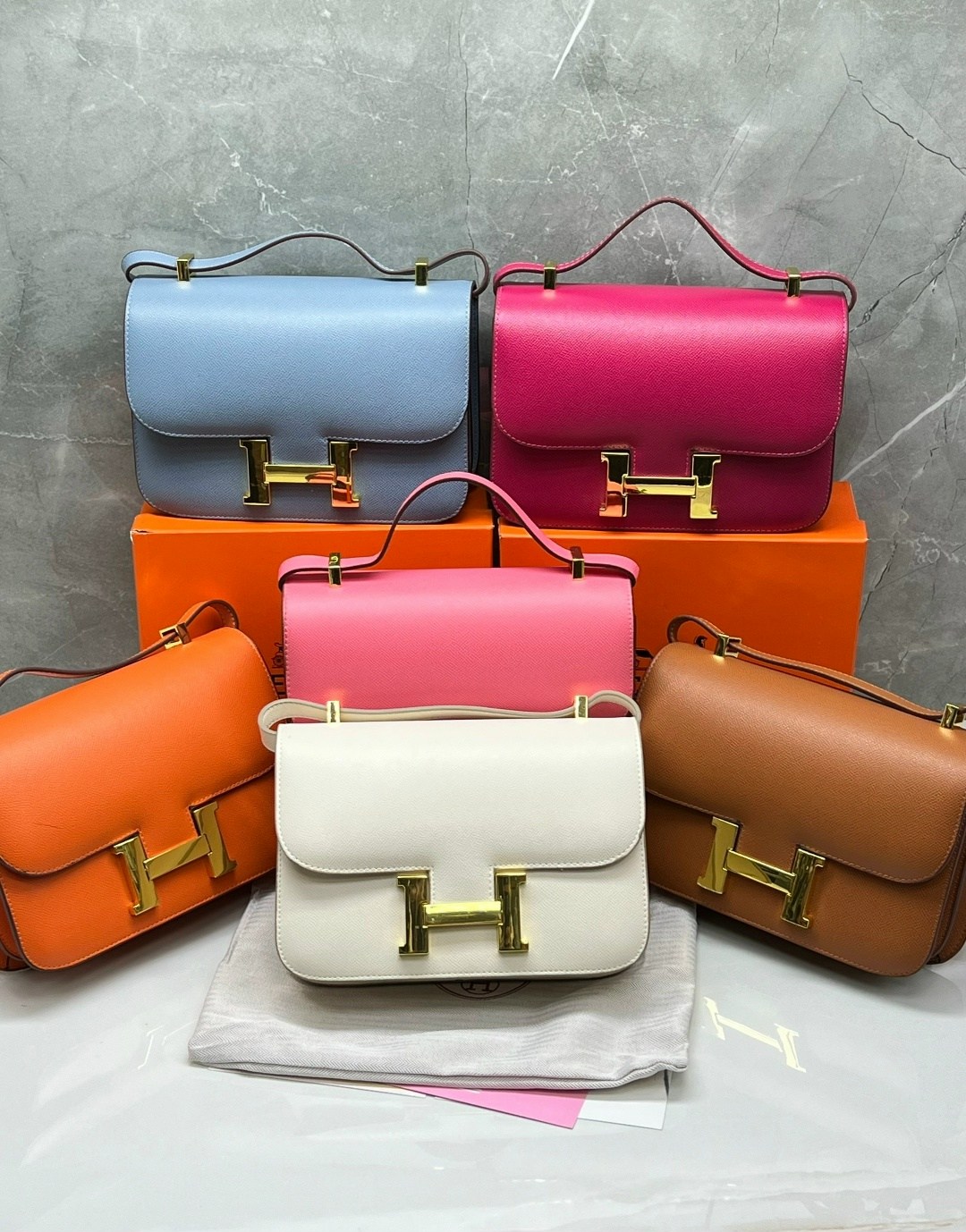 женская сумка hermes,hermes сумка,hermes сумка на плечо,сумка эрмес констанс голд,сумка хермес через плечо