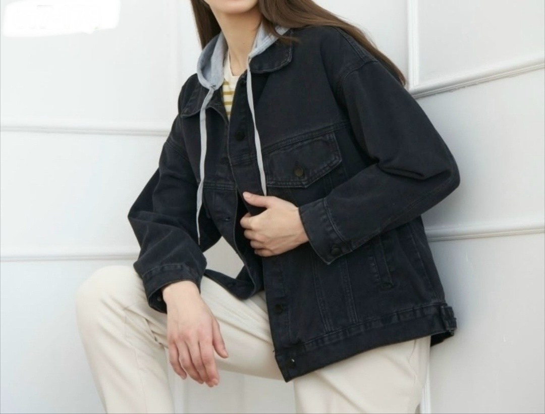 джинсовая куртка женская оверсайз черного цвета,куртка джинсовая женская,джинсовая куртка,джинсовая куртка женская оверсайз,черная объемная джинсовая куртка-бойфренд