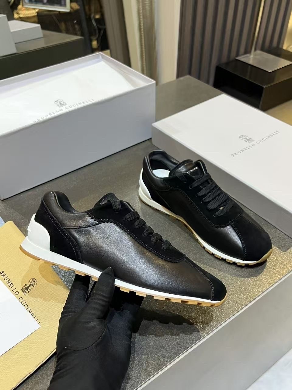 ,кроссовки brunello cucinelli,кроссовки brunello cucinelli черный,кожаные кроссовки brunello cucinelli,кроссовки для женщин