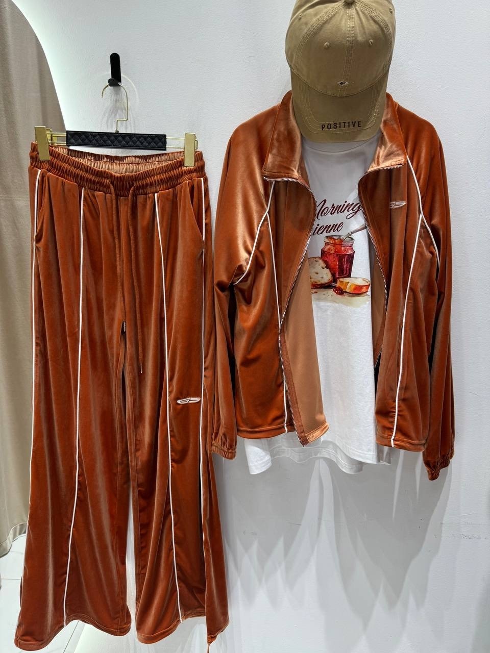 костюм спортивный,велюровый спортивный костюм,костюм велюровый,костюм из велюра