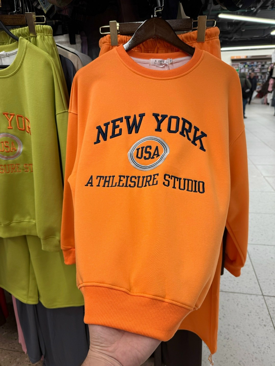 одежда кэжуал,спортивный костюм стильный,костюм,спортивный костюм,кэжуал наряд