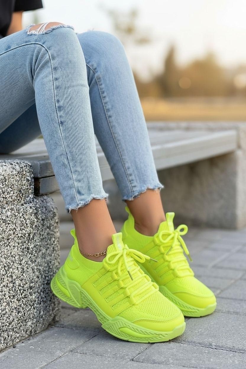 ,женские кроссовки,кроссовки модные,повседневные кроссовки,кроссы женские