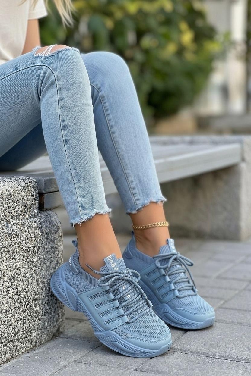 ,женские кроссовки,кроссовки модные,повседневные кроссовки,кроссы женские