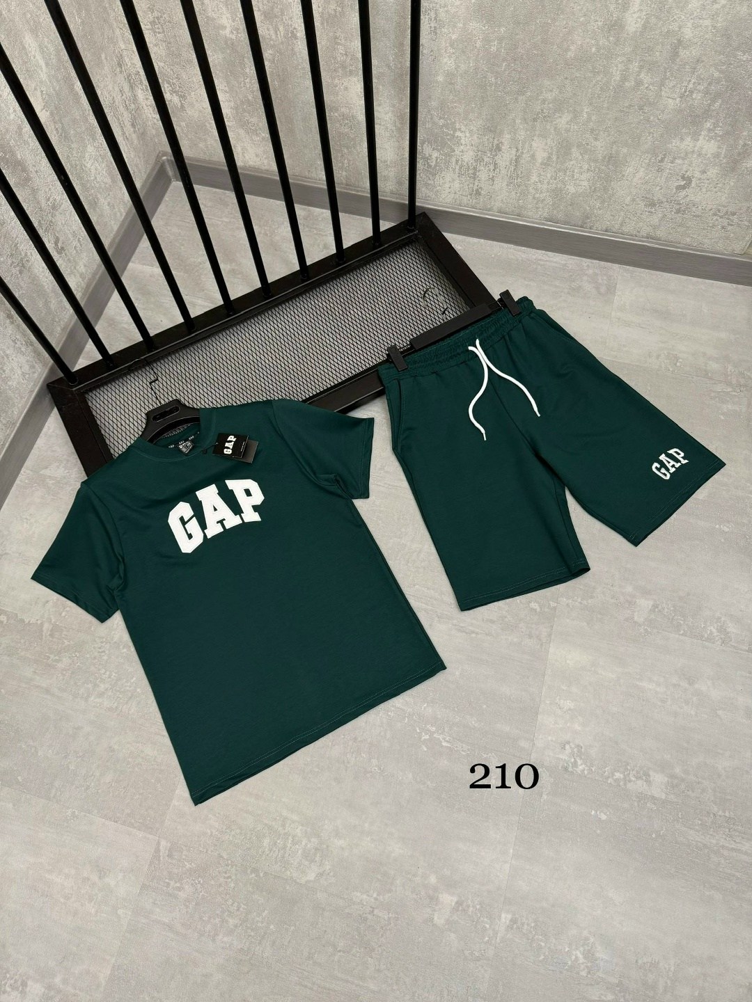 костюм спортивный мужской,костюм для мужчин,спортивные костюм,костюм футболка и шорты спортивные,летние костюмы