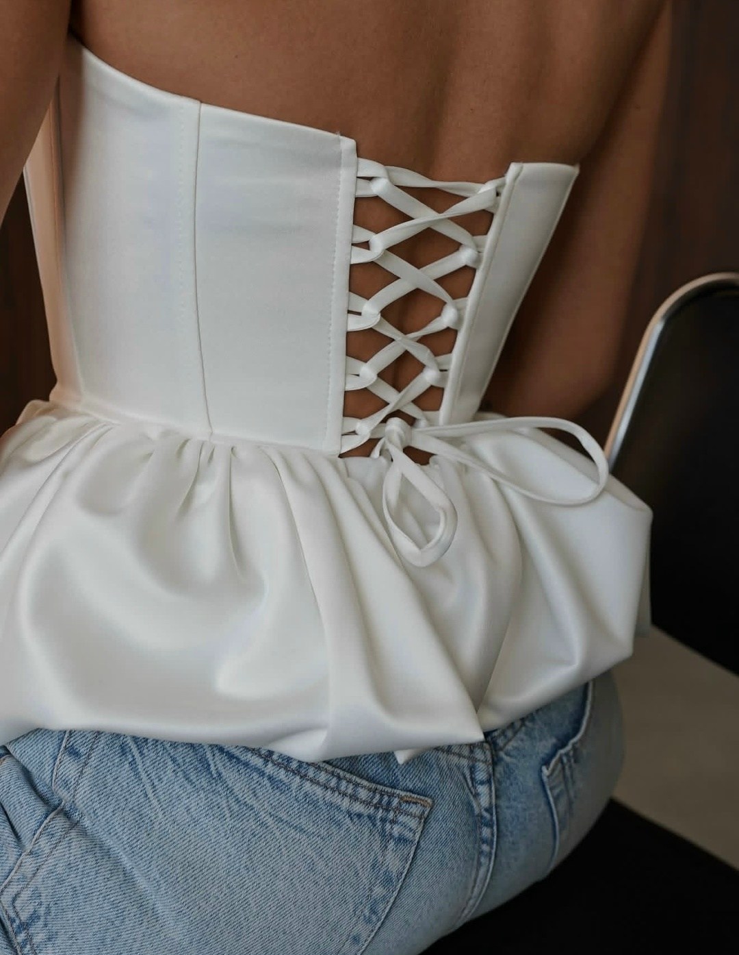 девушка,корсет со съемной баской из атласа,нарядная блузка,блуза,блузка