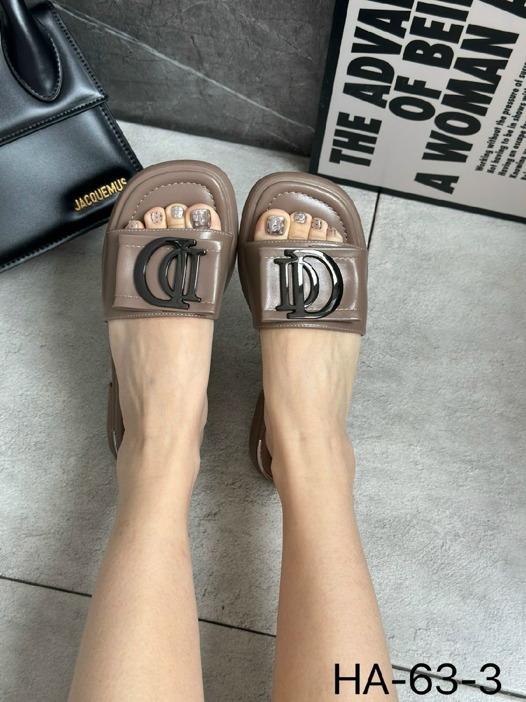 ,шлепанцы женские,шлепанцы женские кристиан диор,шлепки женские,стильные босоножки