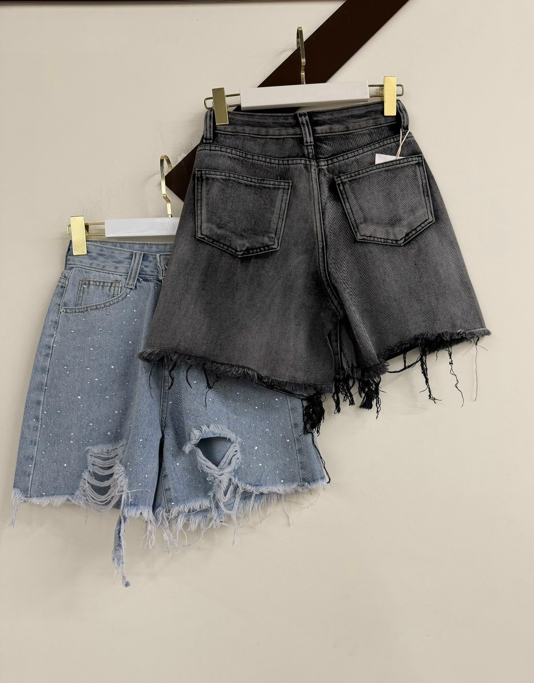 джинсовые шорты,женские джинсовые шорты,джинсовые шорты со стразами,шорты женские,шорты летние джинсовые