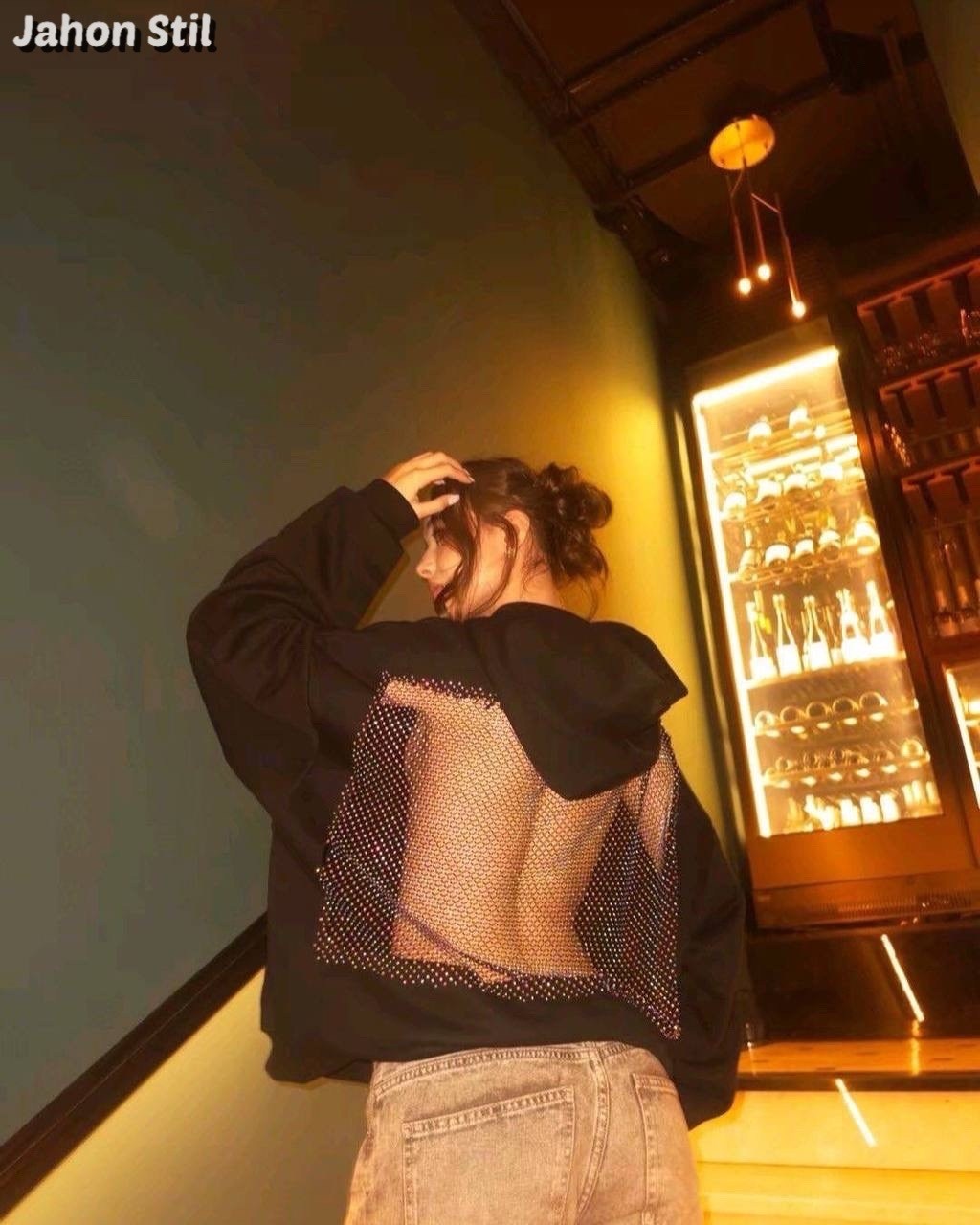 худи с открытой спиной со стразами,кофта со стразами,модная толстовка,толстовки женская,толстовка повседневная