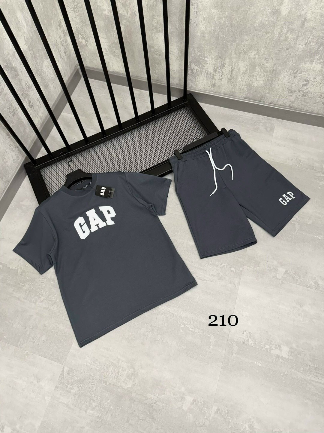 костюм спортивный мужской,костюм для мужчин,спортивные костюм,костюм футболка и шорты спортивные,летние костюмы