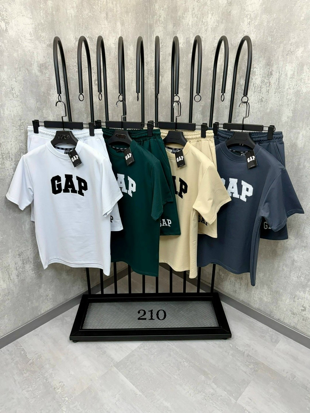 костюм спортивный мужской,костюм для мужчин,спортивные костюм,костюм футболка и шорты спортивные,летние костюмы