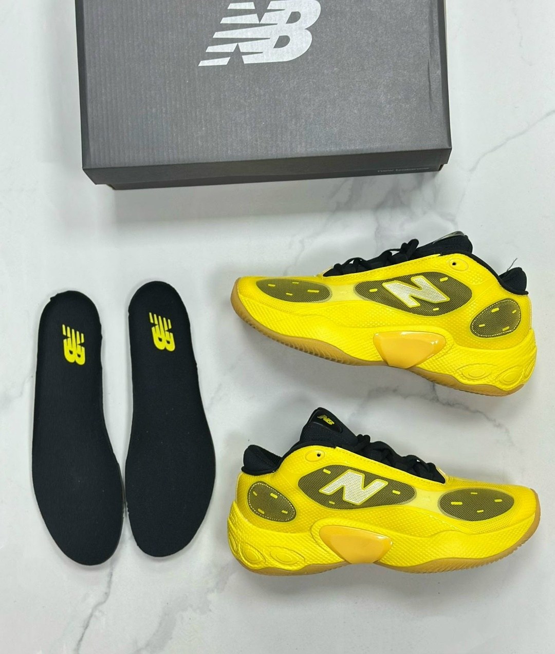 кроссовки new balance,баскетбольная ,баскетбольные кроссовки,кроссовки,желтые кроссовки