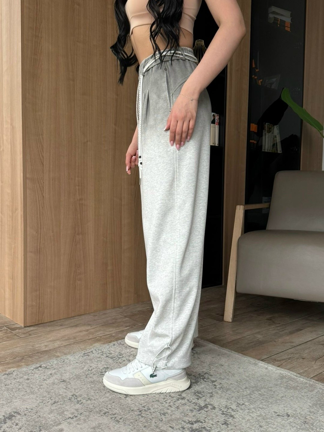 серые спортивные штаны,широкие брюки,спортивные женские штаны,спортивные широкие брюки,серые спортивные штаны женские