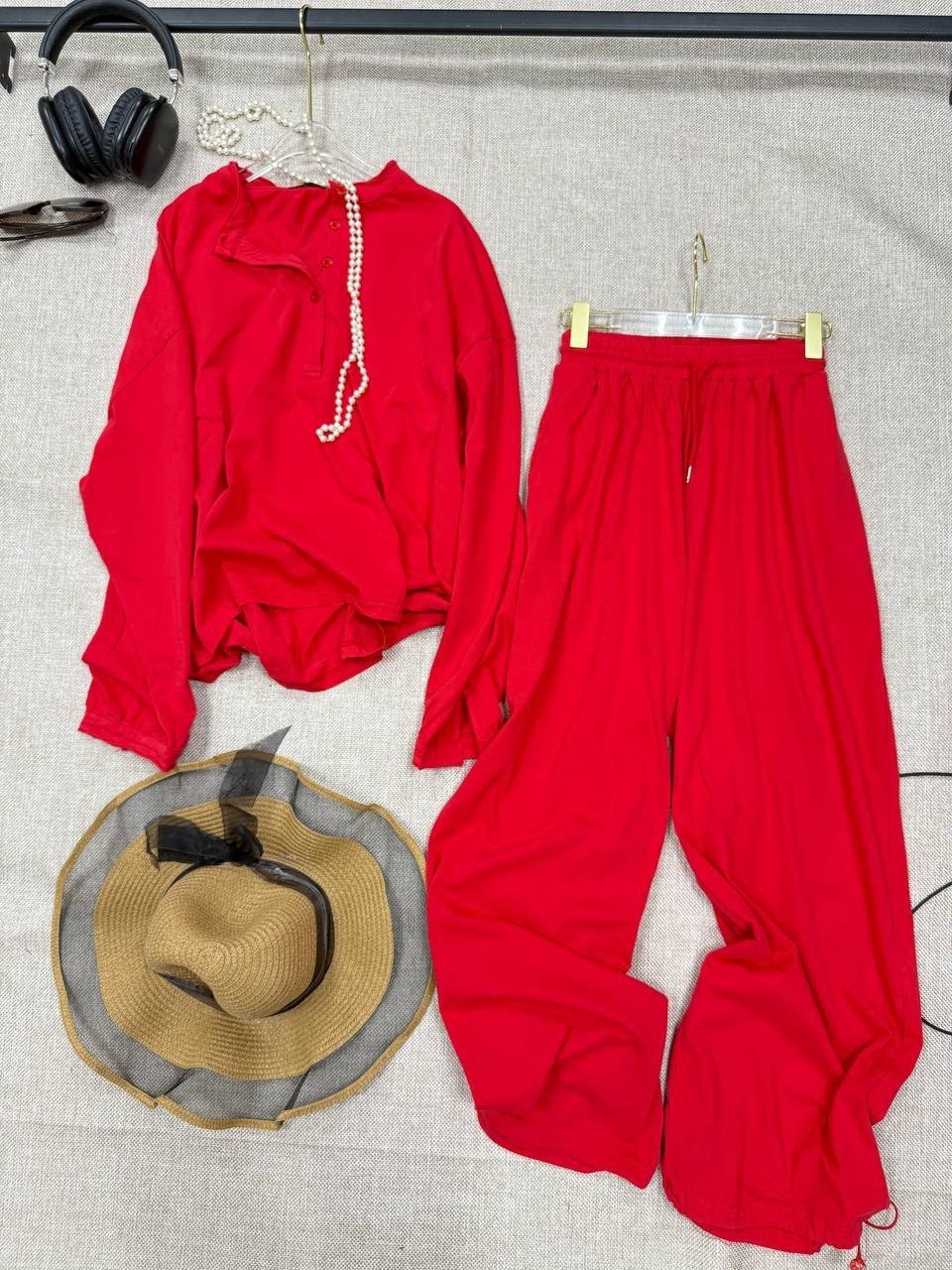 костюм с брюками,элегантный брючный костюм,костюм женский в пижамном стиле,брючный костюм женский,костюм брючный пижамный стиль