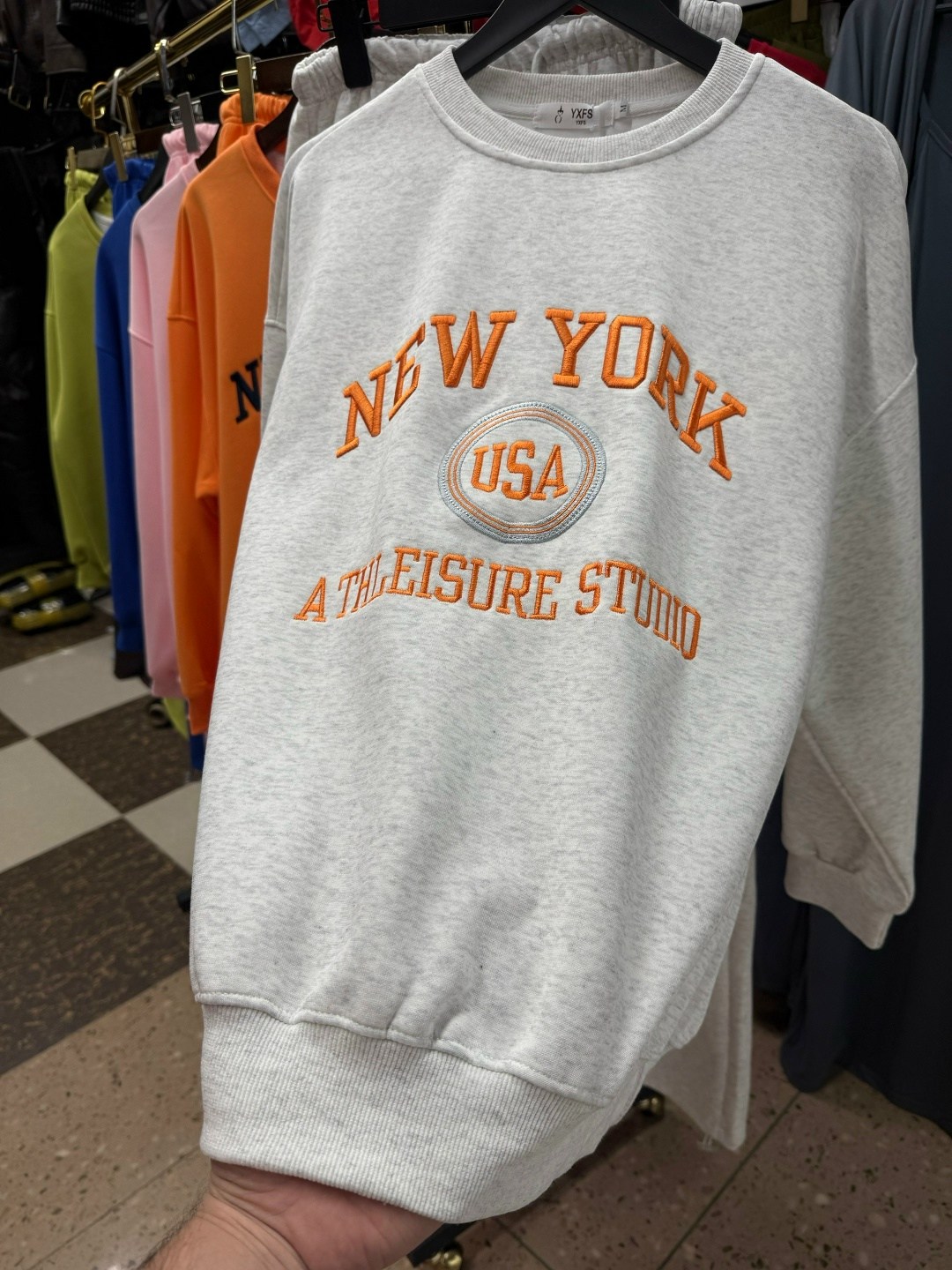 одежда кэжуал,спортивный костюм стильный,костюм,спортивный костюм,кэжуал наряд