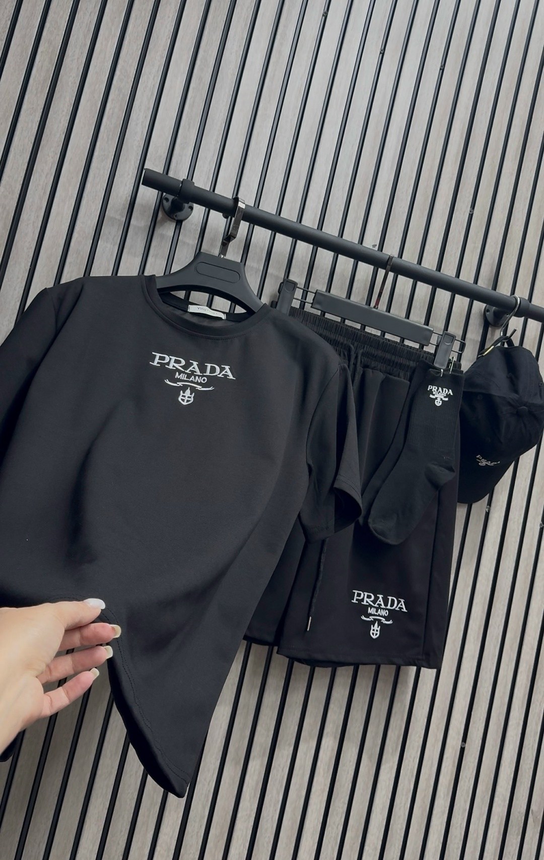 костюм с шортами и футболкой поло летний insomand,костюм футболка с шортам,женский костюм с шортами,костюм женский,женские спортивные костюмы