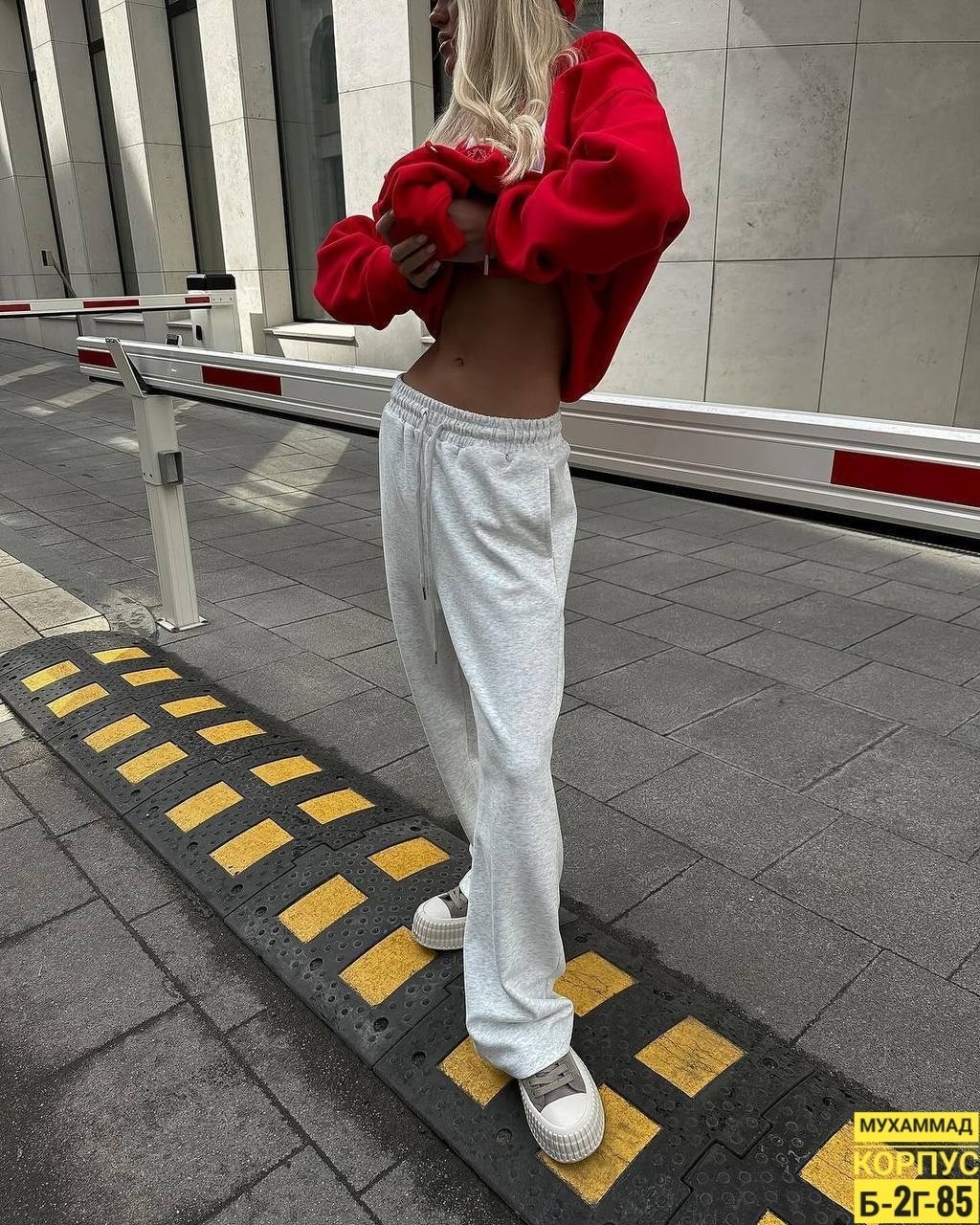 модная толстовка,свитшот женская,толстовка в стиле,толстовки женская,красная худи