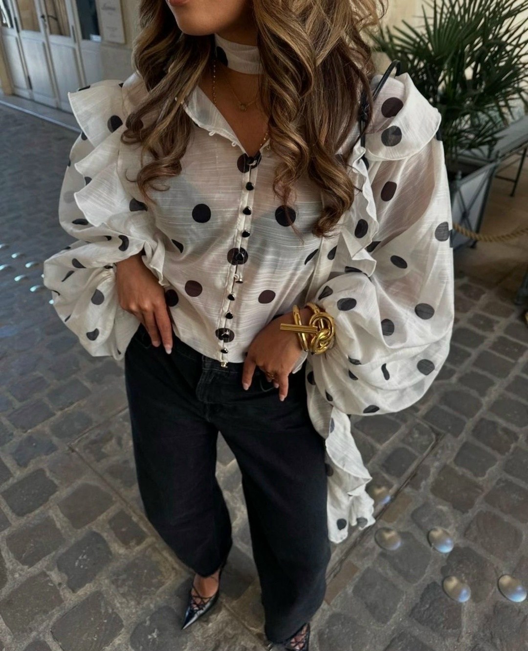 блузка с оборками,женская блузка,блузка нарядная офисная в горох yan&david,блузка женская шифоновая в горошек с воротником-бантом,шифоновая блуза горошек