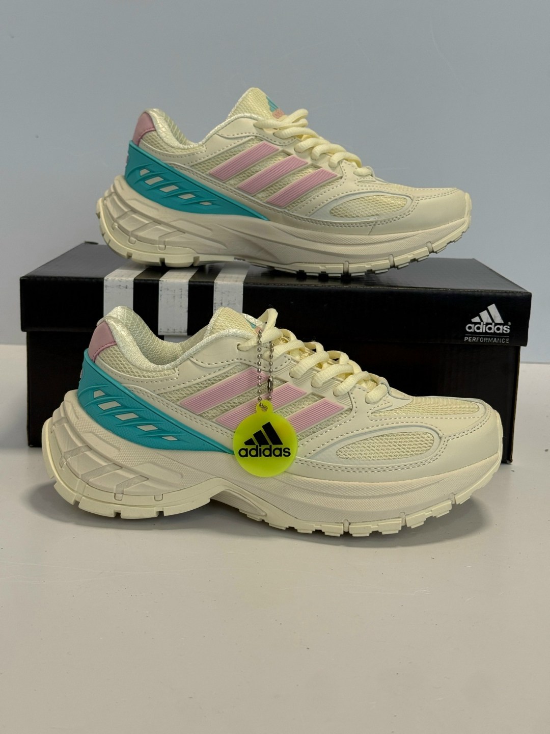 кроссовки adidas,кроссовки женский adidas,кроссовки adidas original,кроссовки adidas response,adidas кроссовки adidas