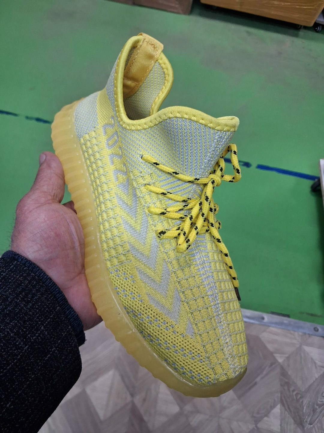 кроссовки adidas yeezy 350 boost,кроссовки желтые,кроссовки,женские кроссовки,кроссовки adidas yeezy boost