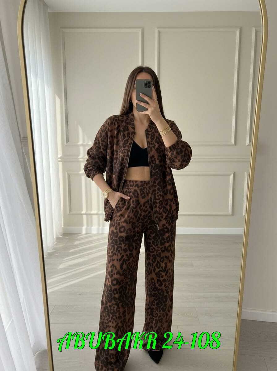 женский спортивный костюм с леопардовым принтом,костюм спортивный женский,женские костюмы,костюм леопардовый женский,леопардовый костюм
