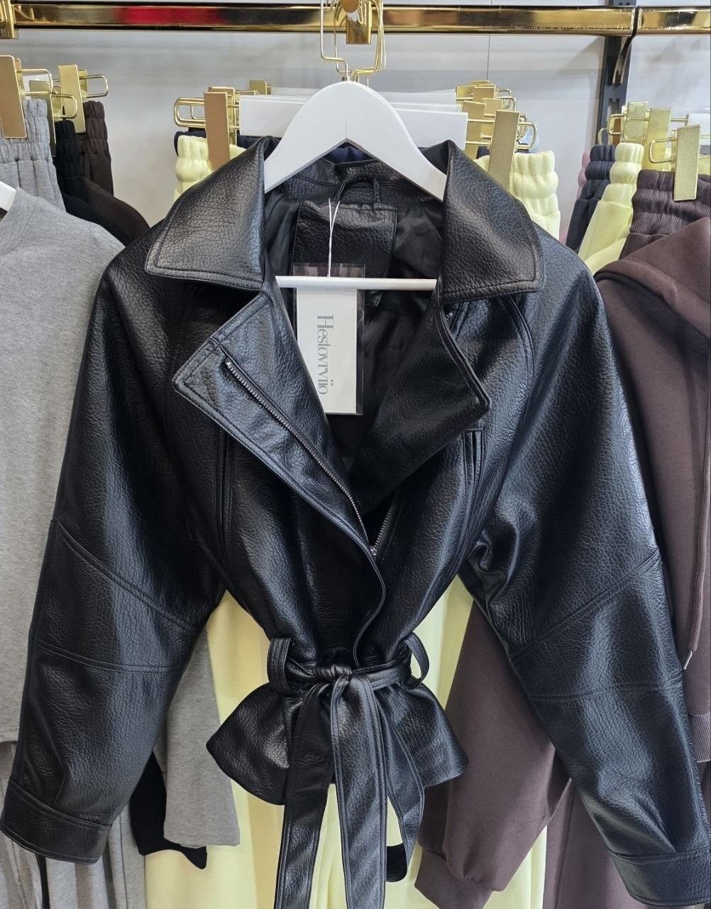 кожаная куртка,кожаная куртка женская,куртка из искусственной кожи женская,кожаная куртка черный цвет,кожаная куртка косуха женская