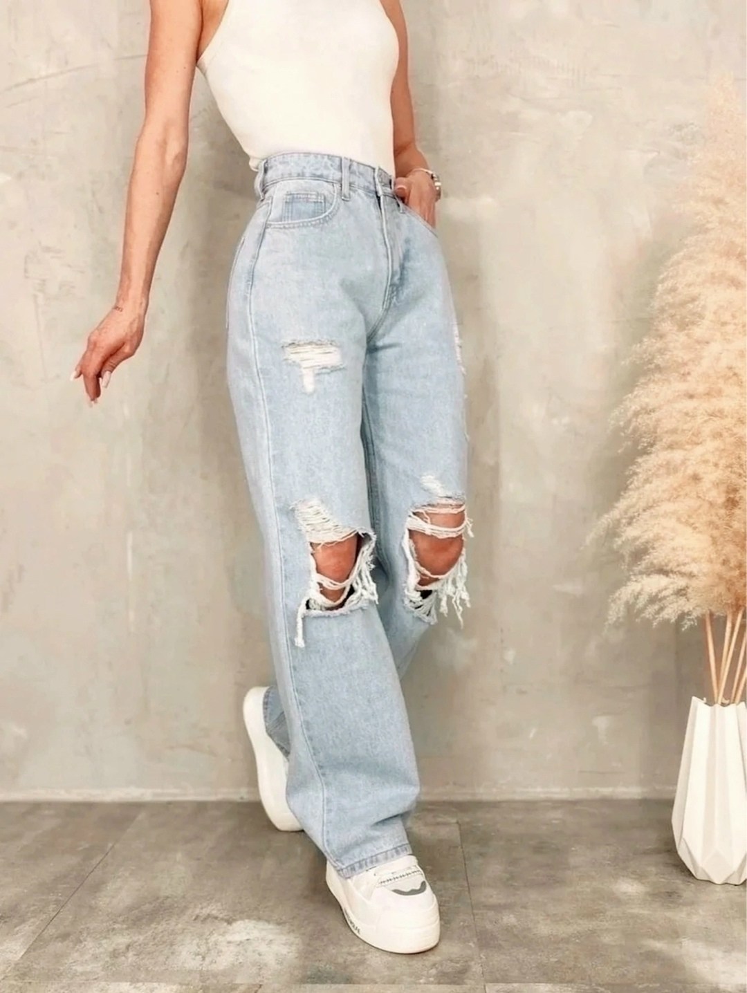 джинсы широкие,джинсы клёш писк моды рваные коленки,джинсы хлопок,джинсы клёш писк моды рваные,джинсы трубы рваные