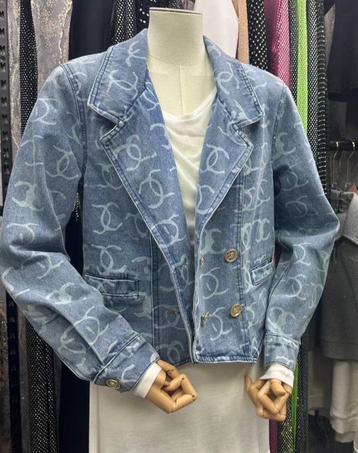 джинсовая куртка,куртка джинсовая louis vuitton,джинсовая куртка женская,модные джинсовые куртки,джинсовая куртка с принтом