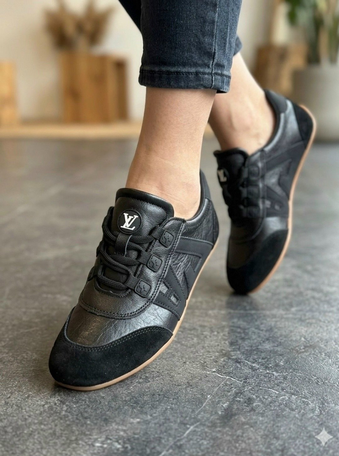 ,кроссовки женскиe,черные кроссовки,кроссовки женские черные,кроссовки кожаные