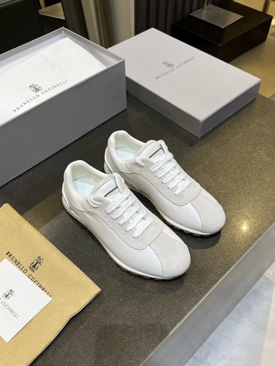 ,кроссовки brunello cucinelli,кроссовки brunello cucinelli черный,кожаные кроссовки brunello cucinelli,кроссовки для женщин