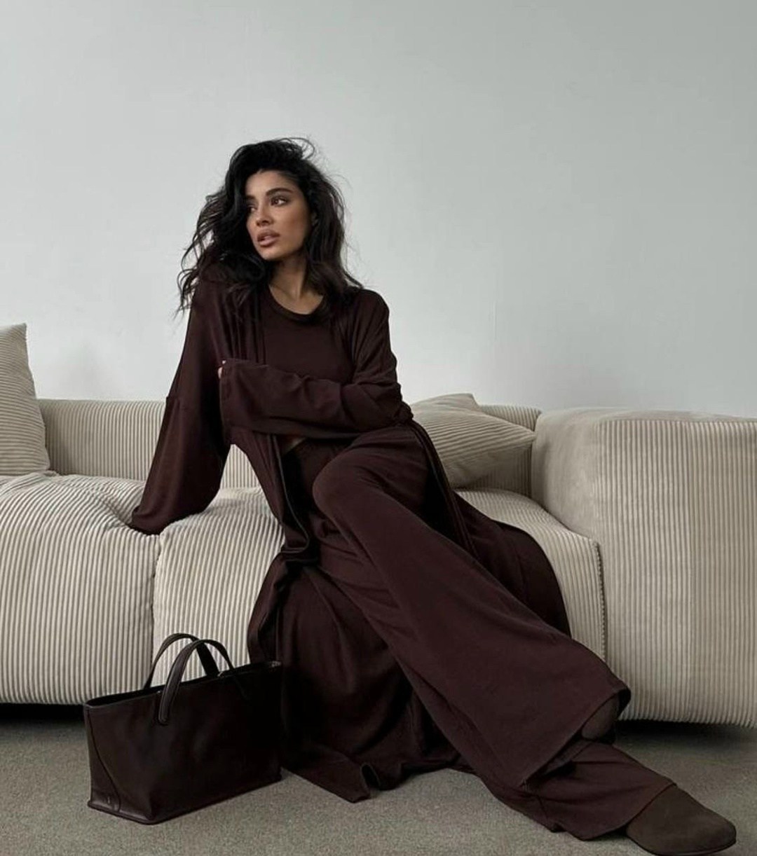 трикотажные костюмы,брючный костюм,широкие брюки,женский костюм,костюм топ и брюки