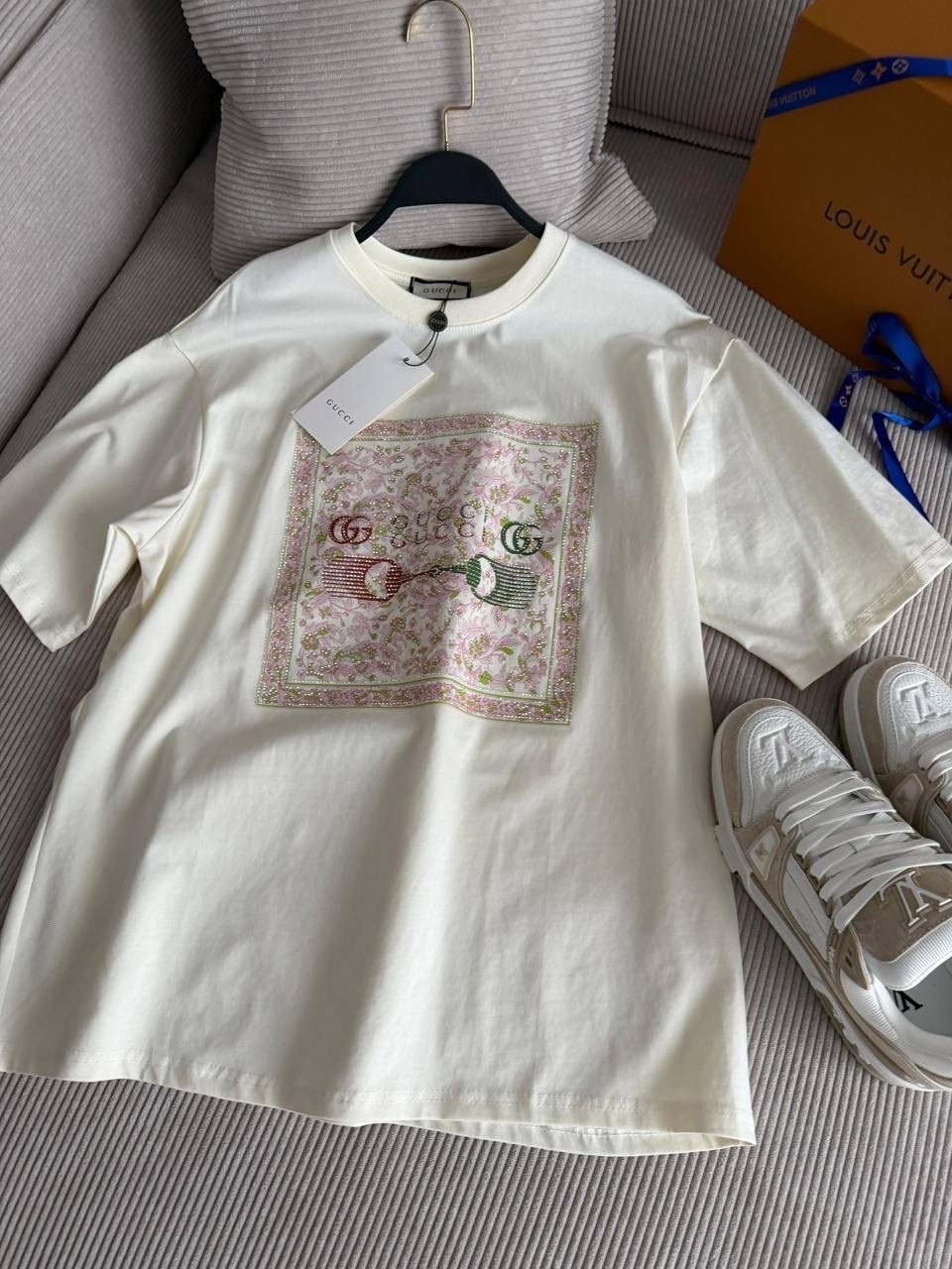 футболки модные,футболки женская,футболки женская оверсайз,стильная футболка,женские футболки с принтом