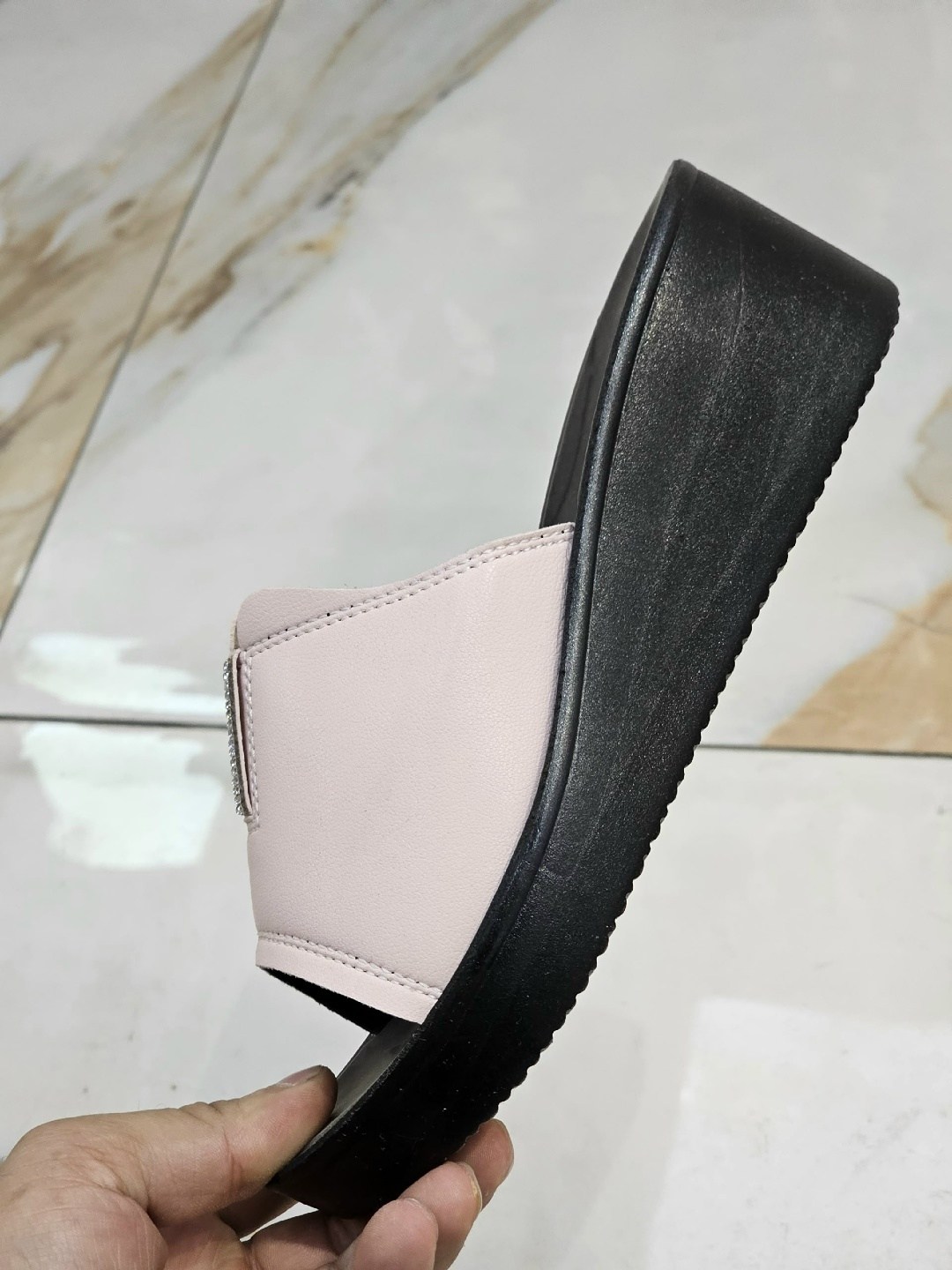 ,женские шлепанцы,босоножки шлепанцы,женские шлепанцы на платформе,шлепки женские