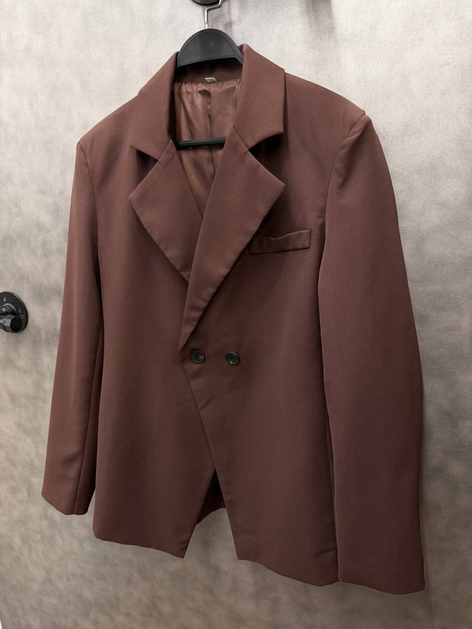 пиджак женский коричневый,пиджак женский приталенный удлиненный sade,женский элегантный блейзер,женские пиджаки,удлиненный женский пиджак