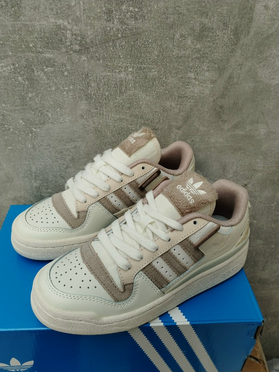 женские кроссовки adidas,кроссовки adidas,кроссовки adidas forum low,,adidas forum low 84 бежевый лайт