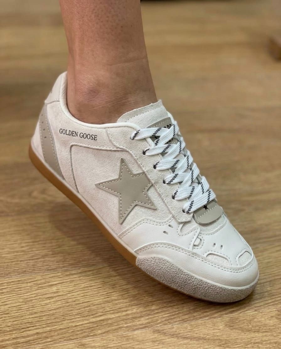 кроссовки golden goose ball-star low-top бежевый,golden goose кеды ball star с блестками белый,golden goose deluxe brand белые кожаные кеды,женские кожаные низкие кроссовки ballstar 11918 с вышитыми з