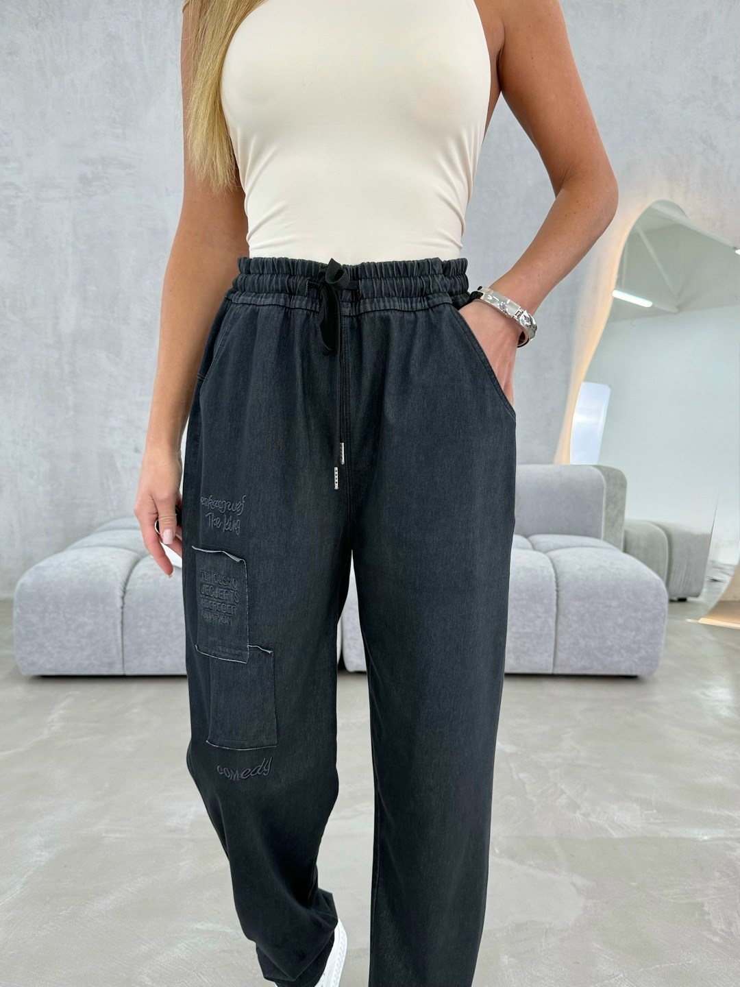 брюки спортивные,брюки джоггеры,серые джоггеры,штаны широкие,брюки стильные