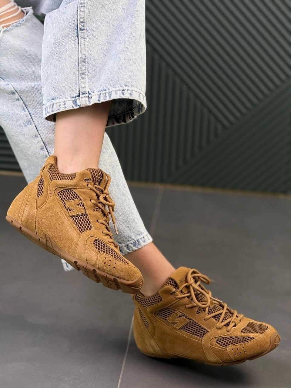,женские кроссовки,спортивные ботинки,замшевые кроссовки,коричневые кроссовки