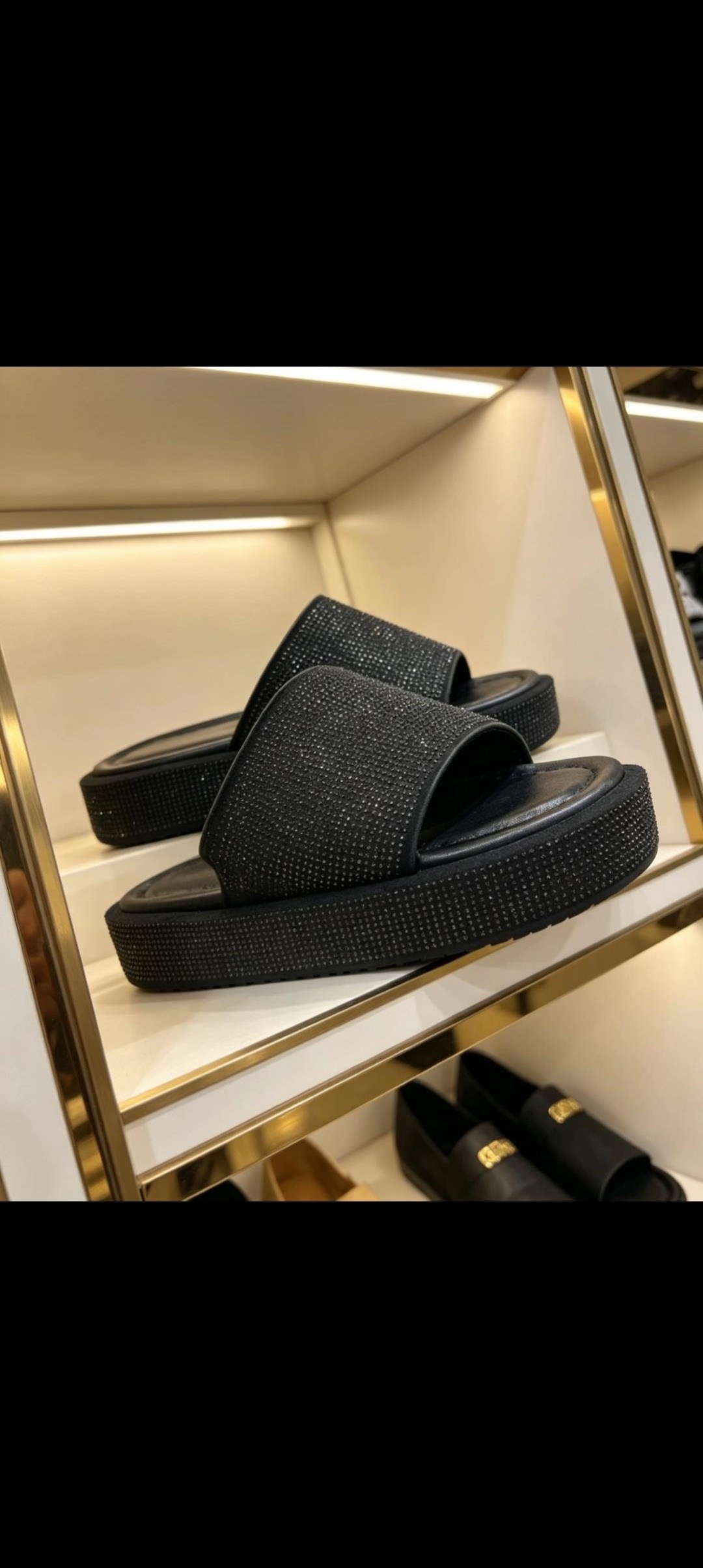 ,женские шлепанцы,модные шлепанцы,шлепанцы на платформе,шлепанцы со стразами