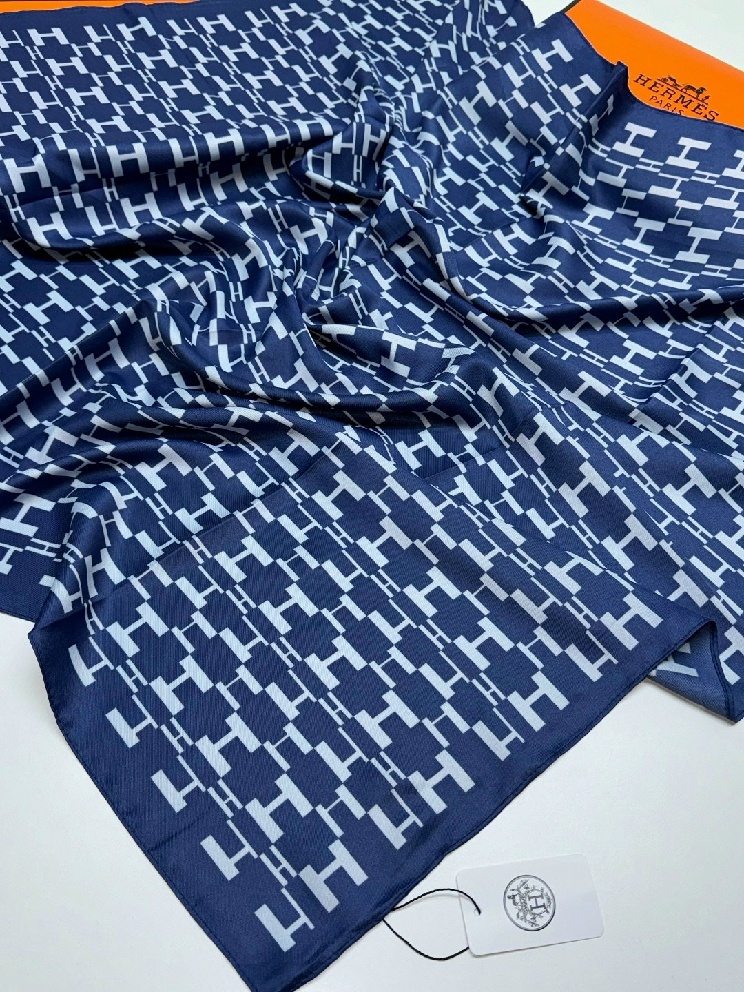 брендовый платок,платки шелковые,платки шарф,брендовые платки,палантин женские