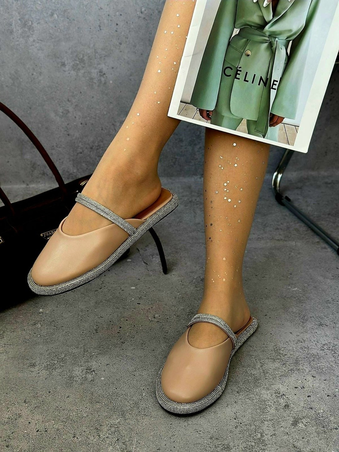 шлепанцы женские,шлепанцы со стразами,,шлепки женские,модные шлепанцы