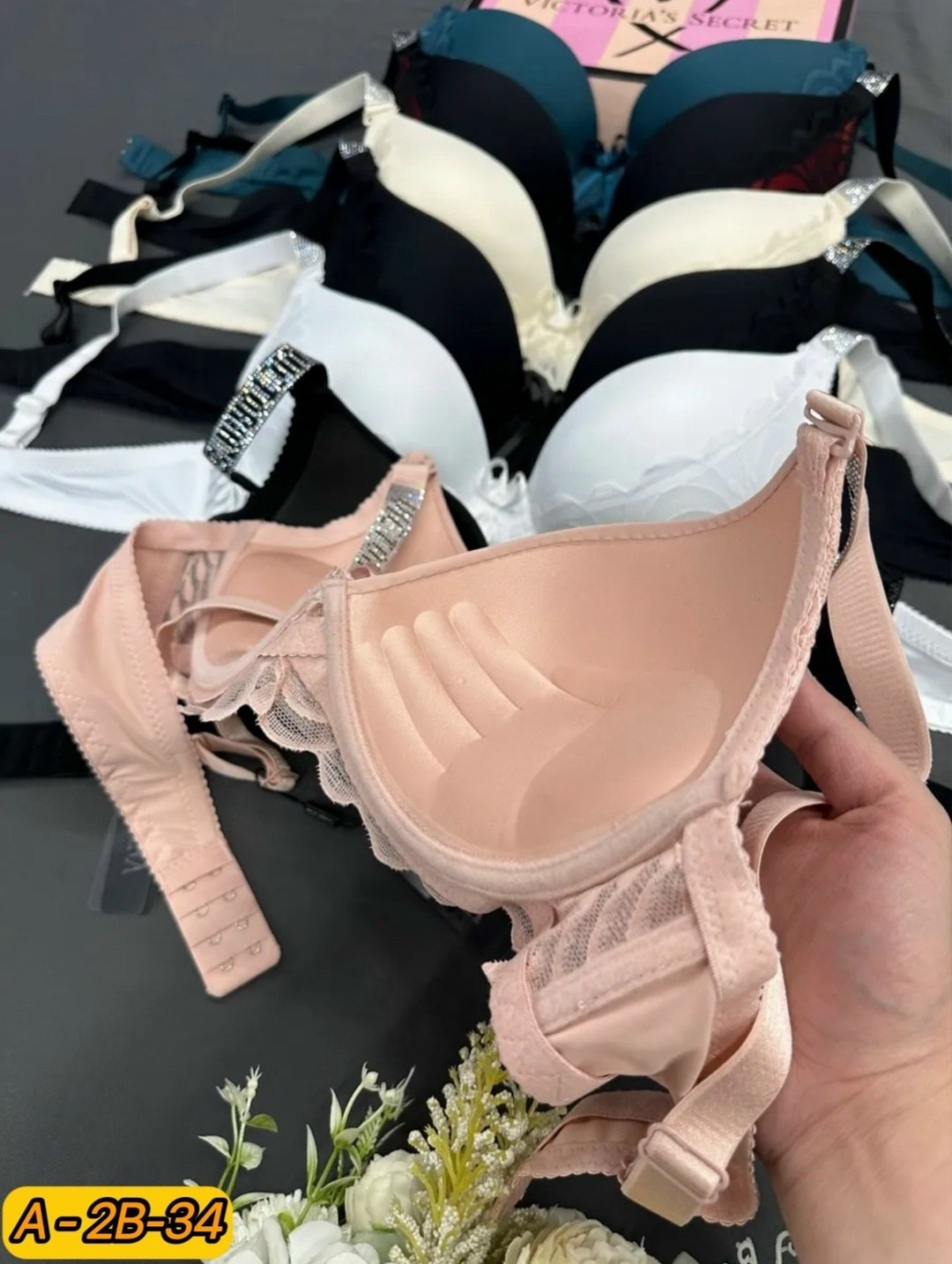 бюстгальтер женские,бюстгальтер,бюстгальтер молочный,бюстгальтер гладкий на косточках,бюстгальтер белый