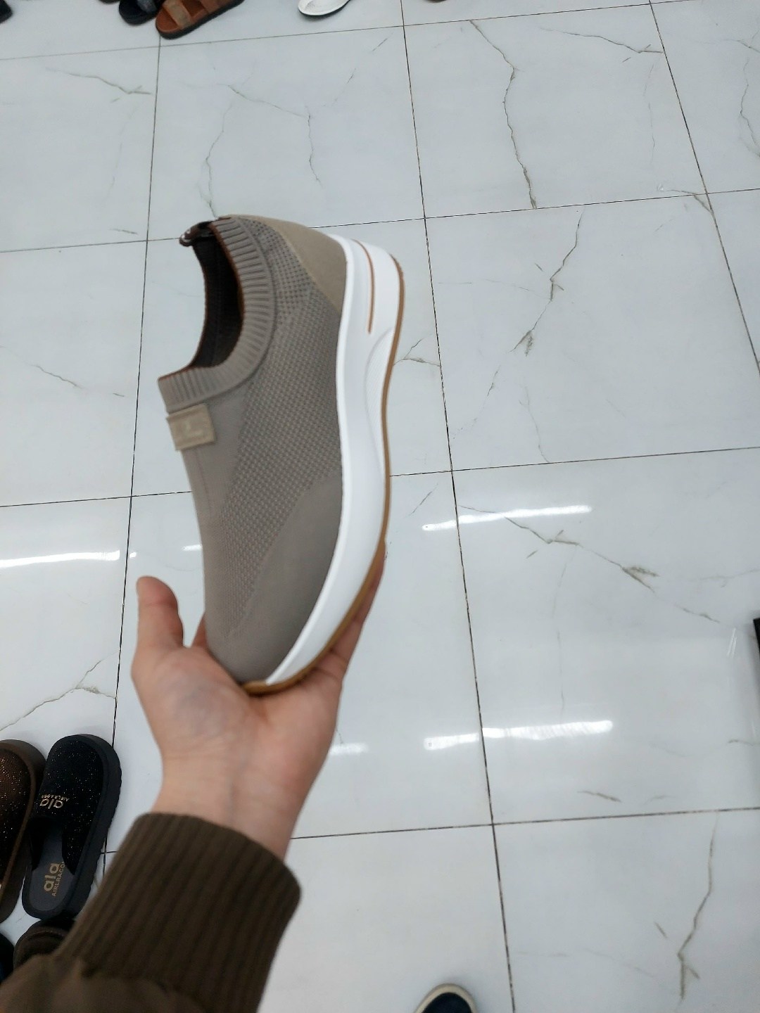 ,женские кроссовки,повседневные кроссовки,кроссовки женские коричневые,стильные кроссовки