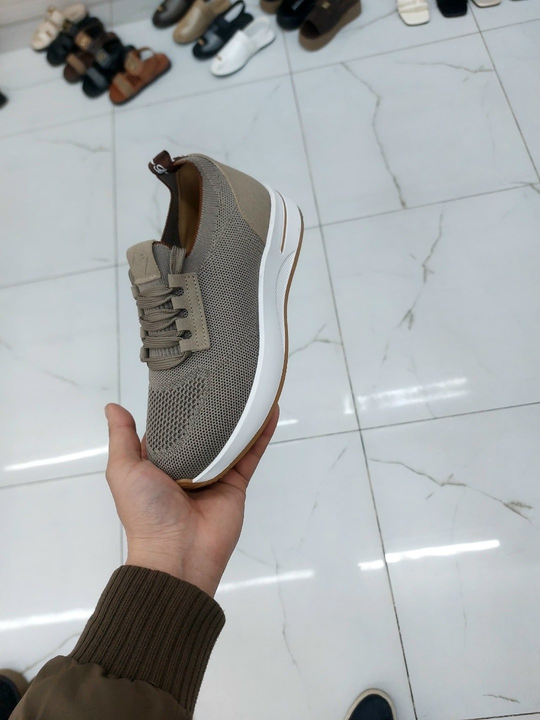 ,женские кроссовки,повседневные кроссовки,кроссовки женские коричневые,стильные кроссовки