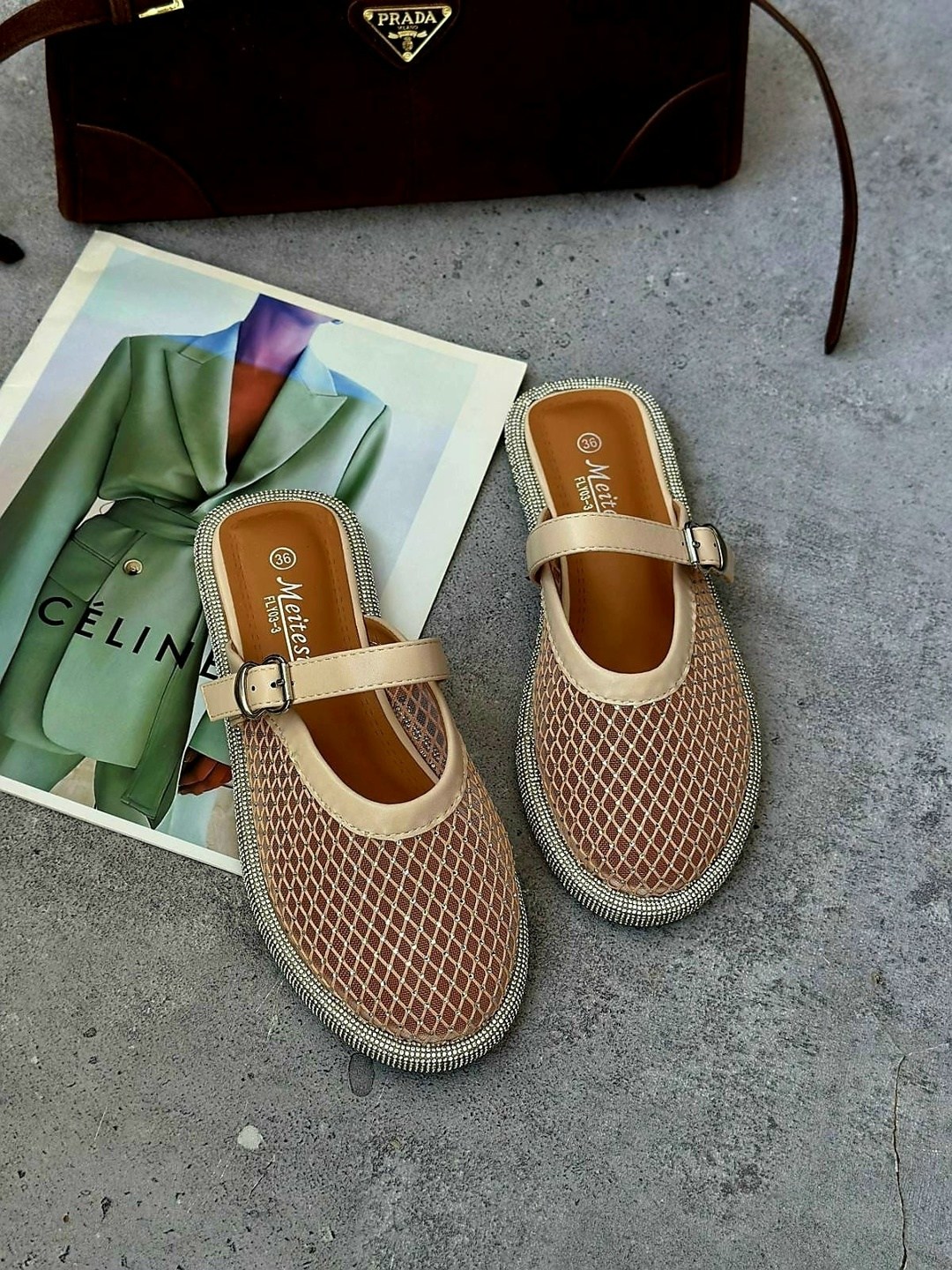 шлепанцы женские,шлепанцы со стразами,,шлепки женские,модные шлепанцы